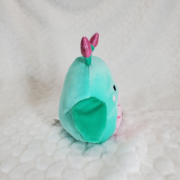 Mattea Squishmallow Grasshopper Valentines Day Squad BNWT 5 Inch - Picture 5 of 7